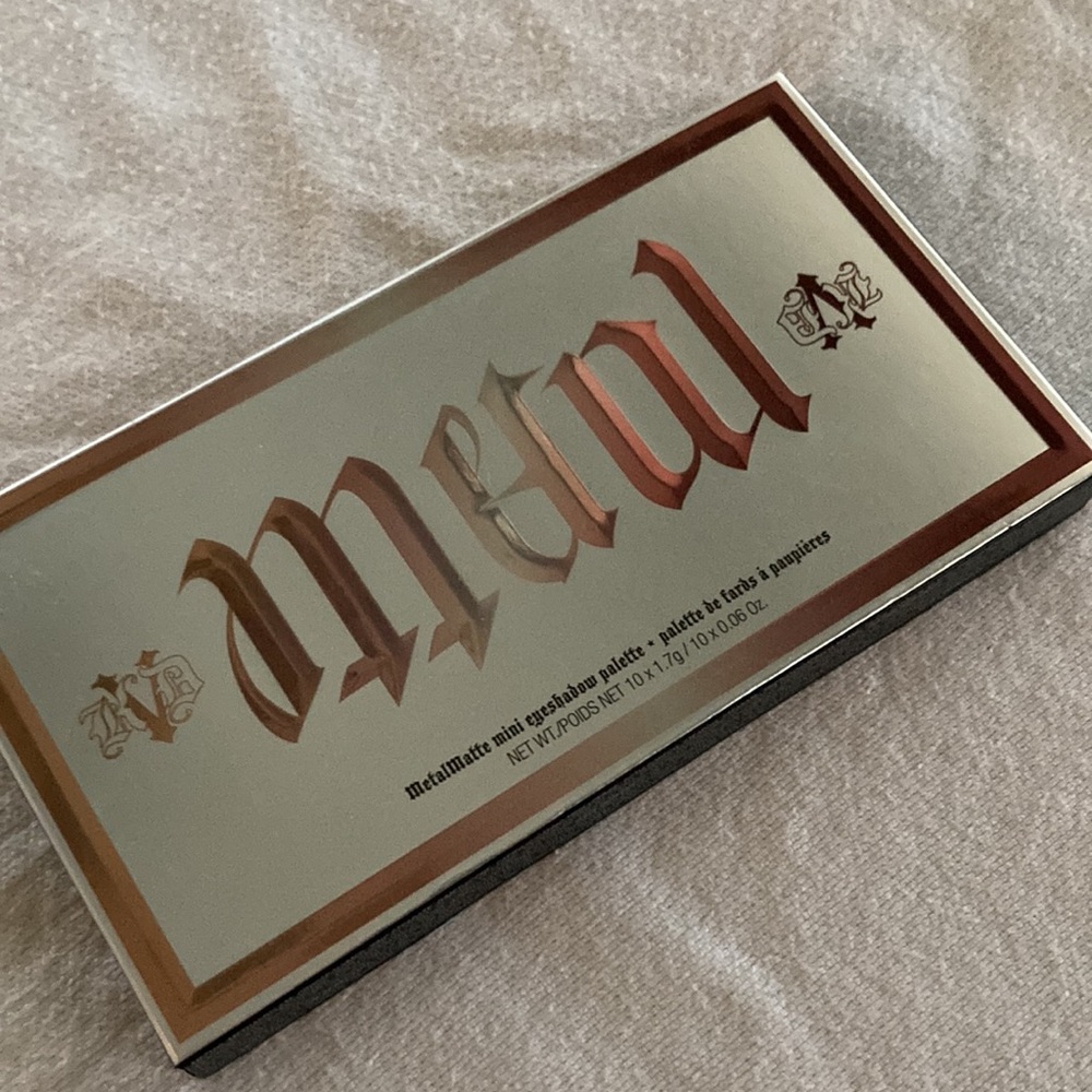 NEW Kat Von D KVD Beauty Metal Matte Mini Eyeshadow Palette Limited Edition NIB - Picture 3 of 12